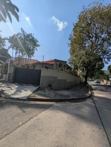Casa Familiar Para Remodelar A Tu Gusto Ubicada En El Trigal Sur Carabobo. Julian Acosta 199