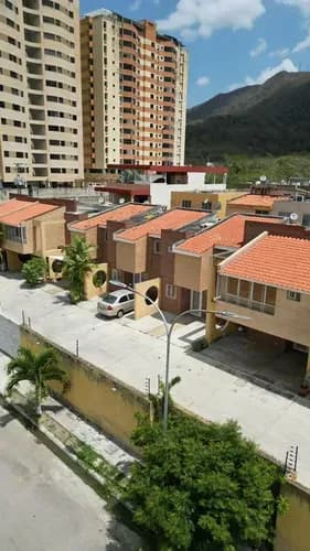 Global Vende Townhouse Ubicado En Residencias Boynton, Urbanización Mañongo, Naguanagua