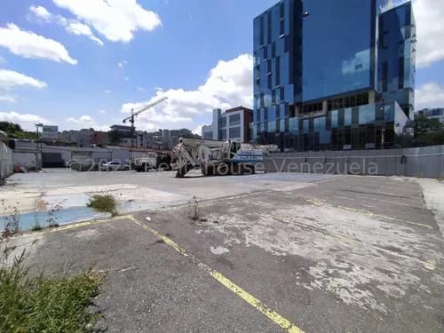 L.p. Terreno En Alquiler Ubicado En Las Mercedes
