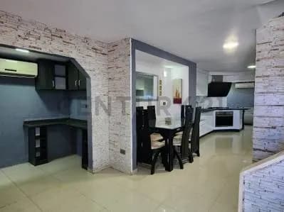 Se alquila Townhouse