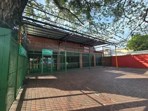 Local Comercial Con Galpon Depósito En La Av Bolivar Maracay