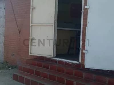 ML - Venta de Local Comercial en Playa Verde
