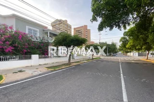 Casa en venta - $370k