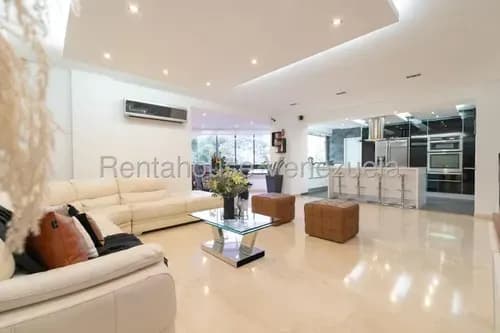 Tg Apartamento En Venta En Urb. Miranda, Totalmente Remodelado, Vista Al Ávila 26-16282