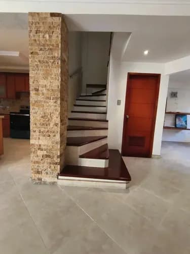 Mariana Vende Townhouse En Manongo Valencia Milagros Sky