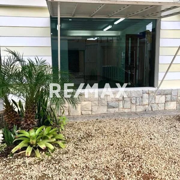 Alquiler Local Comercial, Las Acacias 100m2