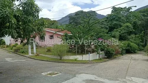 Amplia Casa En Venta Ubicada En La Entrada Naguanagua Carabobo Cod 26-261