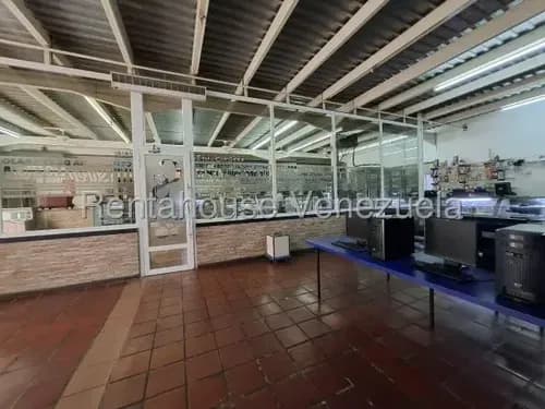 Local Comercial En Alquiler En Plena Av Principal De Palo Negro Frenta A La Plaza #25-17267 Rm