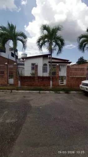 Century 21 Inmobiliaria A1 Vende Casa-quinta En Valle De Camoruco Valencia