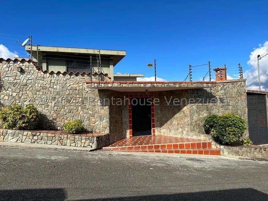 Casa (Multipes Niveles) en Venta en La Peña, Miranda