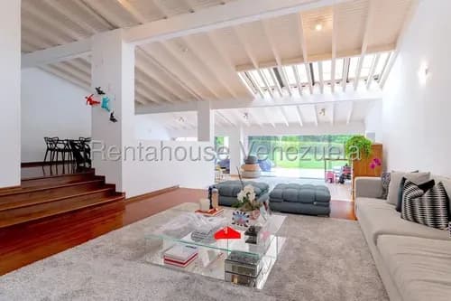 Casa En Venta Club De Campo La Lagunita, Caracas 26-9626 Yf