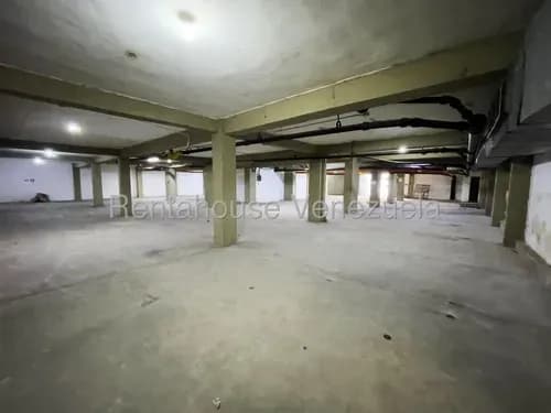 Galpón Comercial En Alquiler. Urb. Santa Monica 26-3366 Neyla Cedeño.