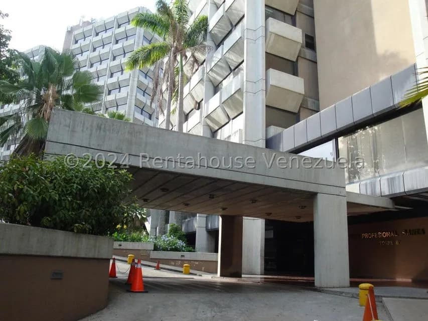 Comercial (Consultorio Medico) en Alquiler en Santa Paula, Distrito Metropolitano