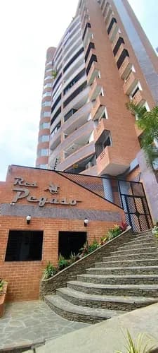 Acogedor Apartamento En Alquiler Urb El Parral Totalmente Amoblado Y Equipado.