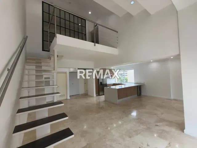 Alquiler de Penthouse Duplex en el Rosal sin Amueblar