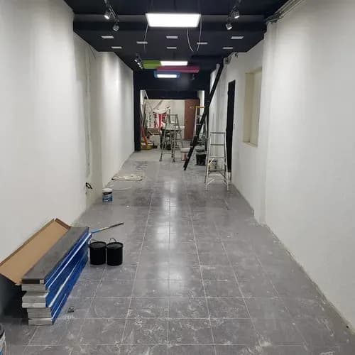En Alquiler A Pie De Calle Local Almacén Comercial Los Chaguaramos
