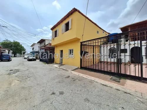 Venta Dúplex De Doce Habitaciones Con Local Comercial A Pie De Calle En Urb Piedra Azul Cabudare,lara Rc