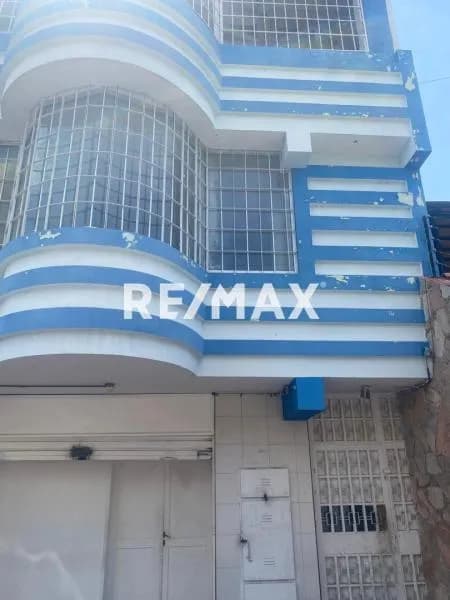 Local Comercial en Obra Gris en Alquiler Carrera 21 entre Calles 8 y 9 Zona Este - Barquisimeto
