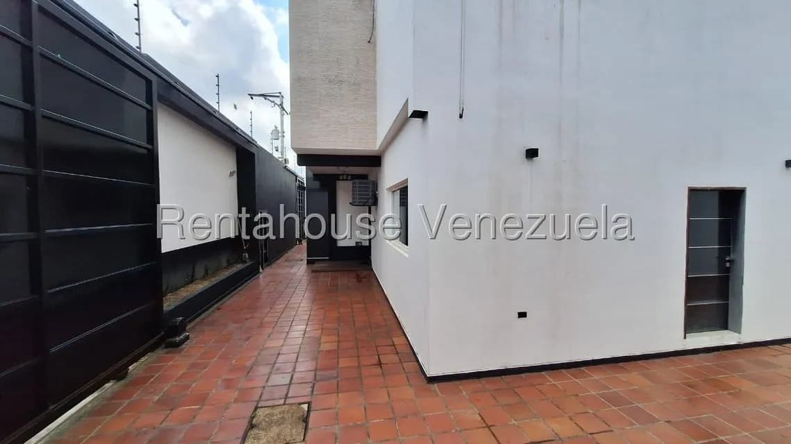 Casa (Multipes Niveles) en Venta en Los Parques, Merida