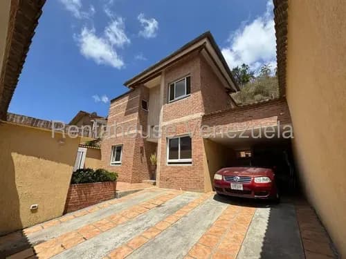 En Un Clima De Montana, Se Encuentra Esta Bella Casa En Una Urbanización Cerrada Y Privada Venta Lista Para En Alto Hatillo Mls #25-17598