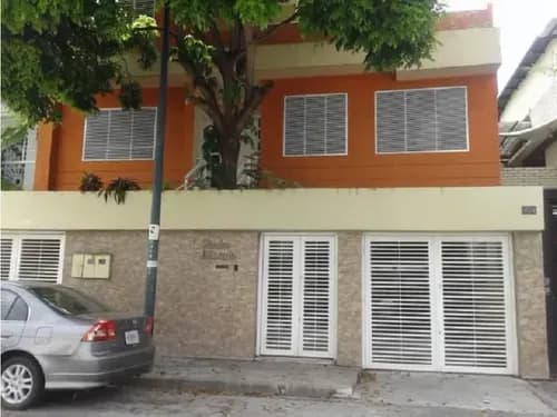 Alquilo Anexo 220m2 La California Sur 0637