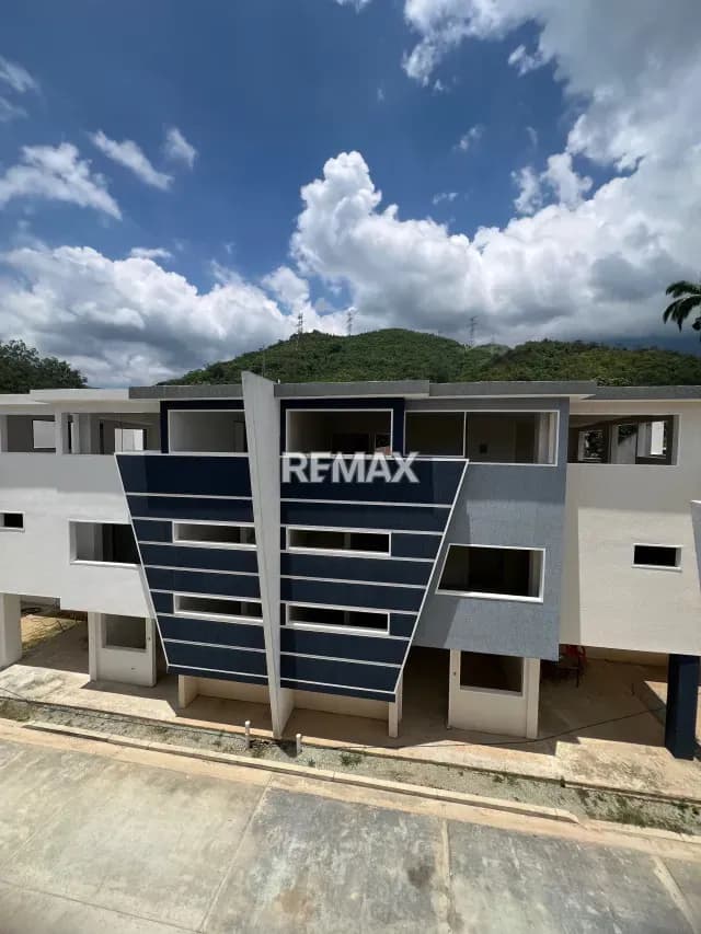 Exclusivos Town House, Terrazas de Henrri Pittier