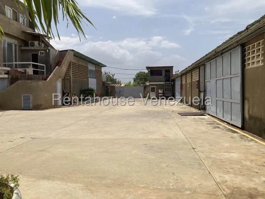 Comercial (Galpon - Deposito) en Alquiler en El Milagro Norte, Zulia