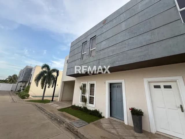 TOWNHOUSE EN ALQUILER EN CIUDAD OJEDA 100% PLANTA ELECTRICA