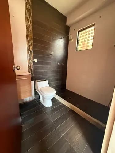 Apartamento En Venta En Piso Bajo Con Pozo De Agua Residencias Terrazas De Mañongo, Urbanización Mañongo Jn-inp