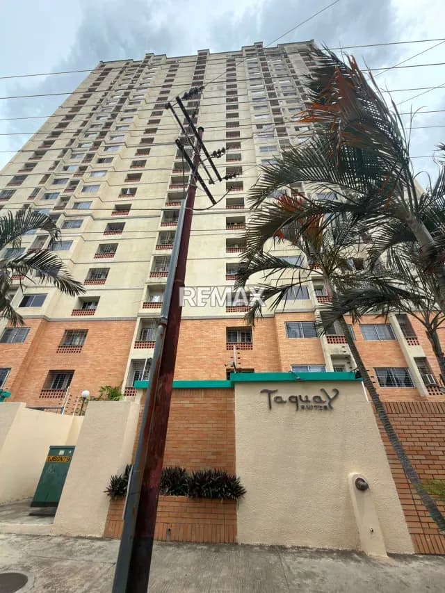 Se vende espectacular apartamento en Taguay Suites, Urb. Mañongo