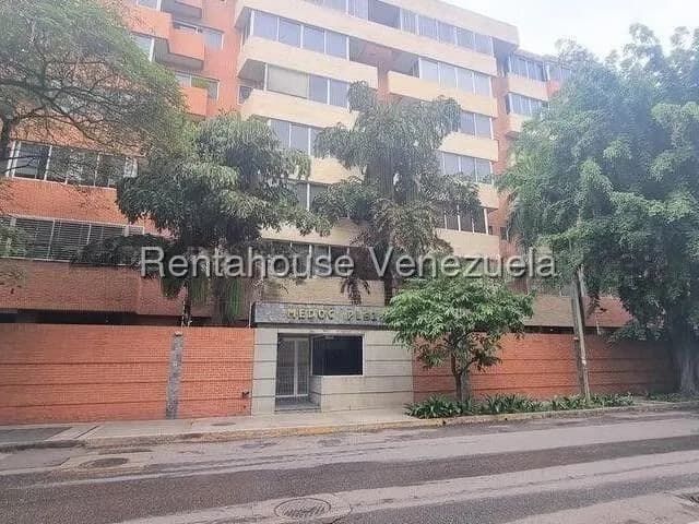 Apartamento (1 Nivel) en Alquiler en Campo Alegre, Distrito Metropolitano