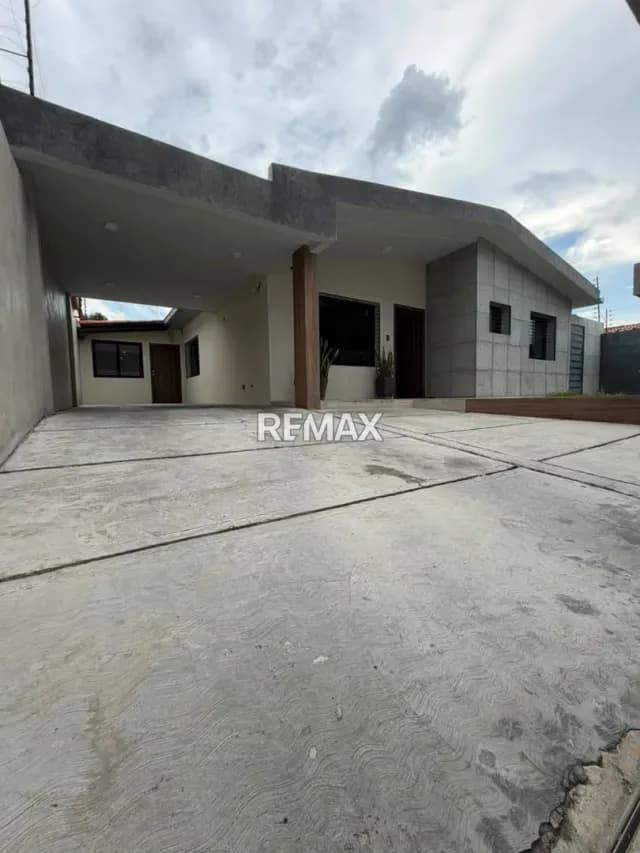En venta Casa de un Nivel - Trigal Norte