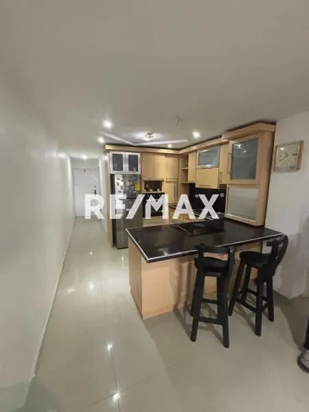 Amplio apartmento en venta, Urb Colinas de neveri