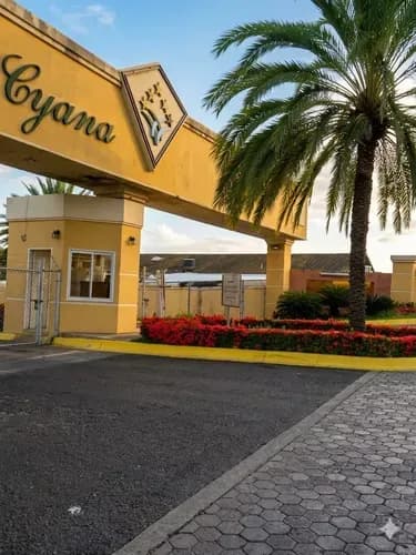 Se Vende Casa En Guayana Country. Cuenta Con 3 Habitaciones, 2 Baños, Sala, Cocina Y Garaje Para 2 Autos. 200m2 De Terreno, 90m2 De Construcción.