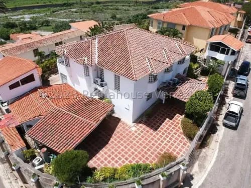 Rah Lara Vende Hermosa Casa En El Este De La Ciudad De Barquisimeto