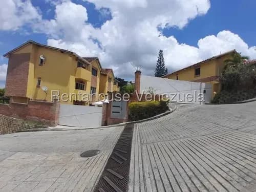Townhouse En Venta. La Union # 25-19154