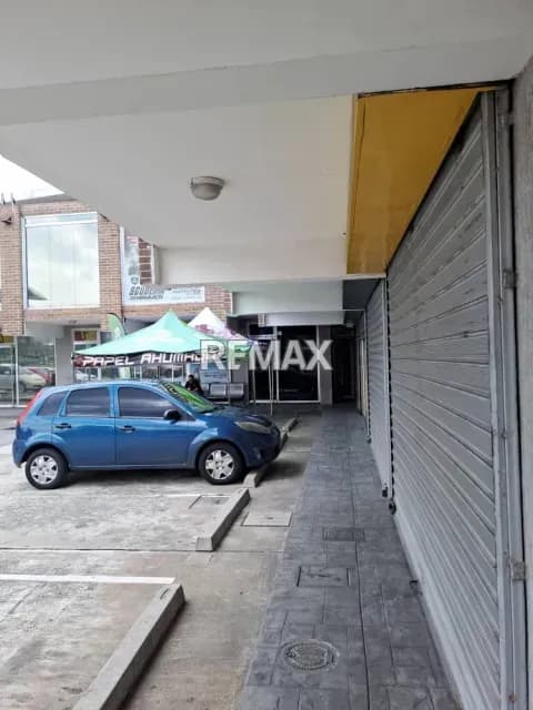 local en alquiler en C.C. Manantial. Naguanagua