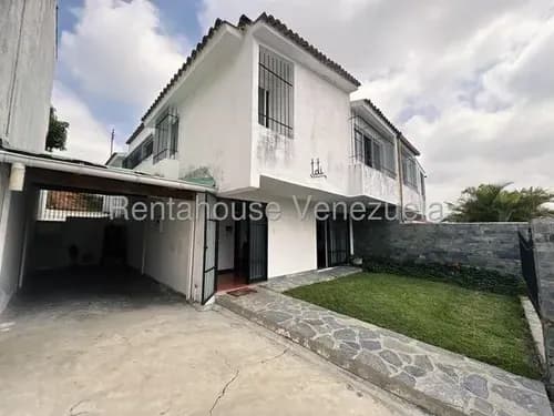 Excelente Oportunidad De Inversion Casa En Estado Original Para Remodelar A Tu Gusto En Alto Prado 2621038 Ijp