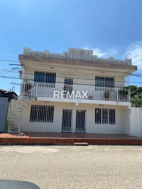 Locales con apartamento y piscina en venta Machiques de Perija