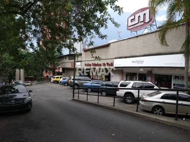 ALQUILER DE LOCAL COMERCIAL EN MINI MARKET SANTA MARTA (13)