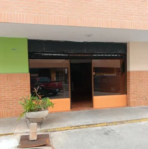 Yuraima Segura Vende Local Comercial C.c. Las Chimeneas Valencia Estado Carabobo