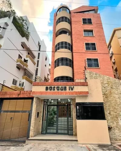 Venta Apartamento 100mts. Urb. El Bosque Maracay Aragua