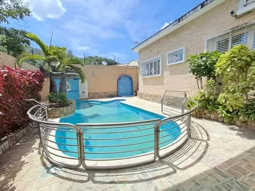 En Venta Casa Con Piscina - Urb. Trigal Norte, Valencia, Plnata 100 %, Pozo (o.r)