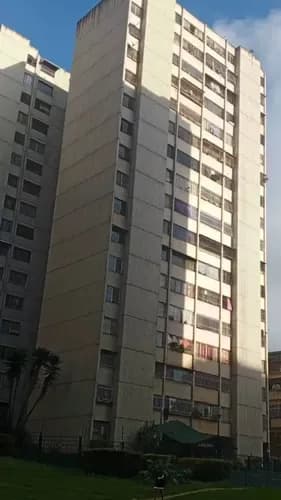 Alquiler De Apto En San Antonio De Los Altos, Los Salias, Ubicado En Piso Bajo