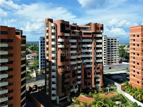 Jean Pavon Tiene En Venta Espectacular Apartamento Penthouse De 830 Mts2 En El Pedregal Este De Barquisimeto Lara 25-4352