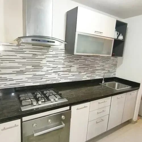 Apartamento Amoblado San Cristobal Tachira 3 Habitaciones 2 Baños 1 Puesto Queda Con: Cocina Nevera Campana Lavadora Secadora Calentador Camas Comedor Juego Sala Aire Acondicionado