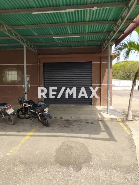 VENDO LOCAL COMERCIAL EN OSPINO