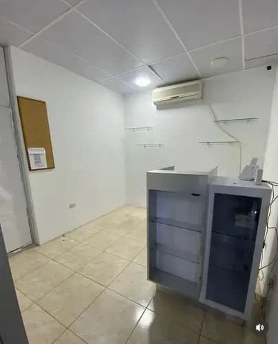En Alquiler Local Comercial C.c. El Cristal Naguanagua 12-26