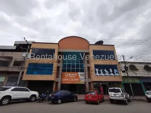 Excelente Oportunidad De Alquiler En Guigue Local Versátil Te Ofrece 139,,48 Estratégicamente Ubicado En En Plena Av Principal Centro Comercial Con Seguridad Y De Fácil Acceso