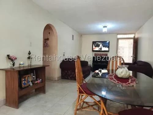 Naudy Escalona & Maribel Morillo Asesores Inmobiliarios De Rentahouse Venden Fabuloso Apartamento En Plata Baja Zona Este De Barquisimeto 26-16904 Lara